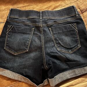 Women’s Apt. 9 Tummy Control Slimming Mid Rise Shorts Size 14 Medium Wash